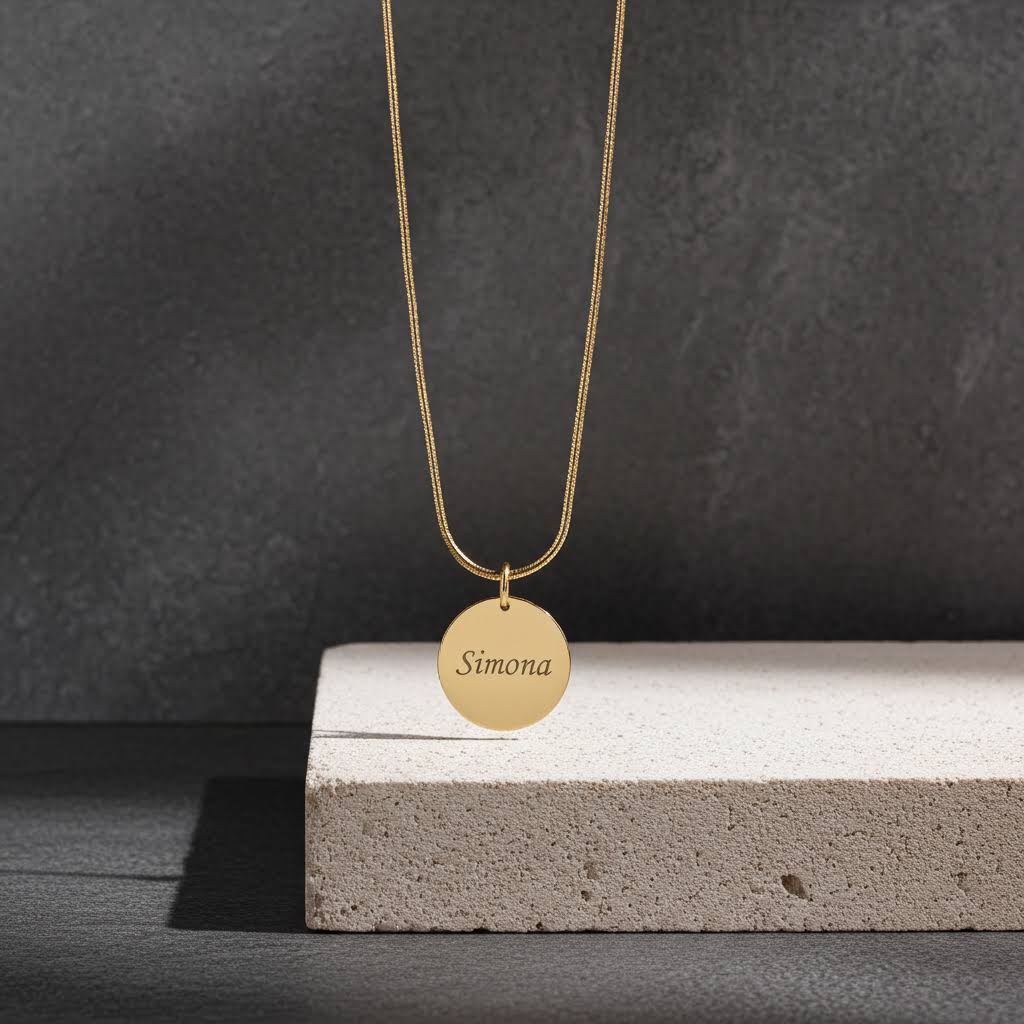 колие с гравирано име подарък