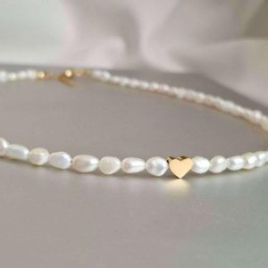 колие от естествени речни перли и сърце подарък