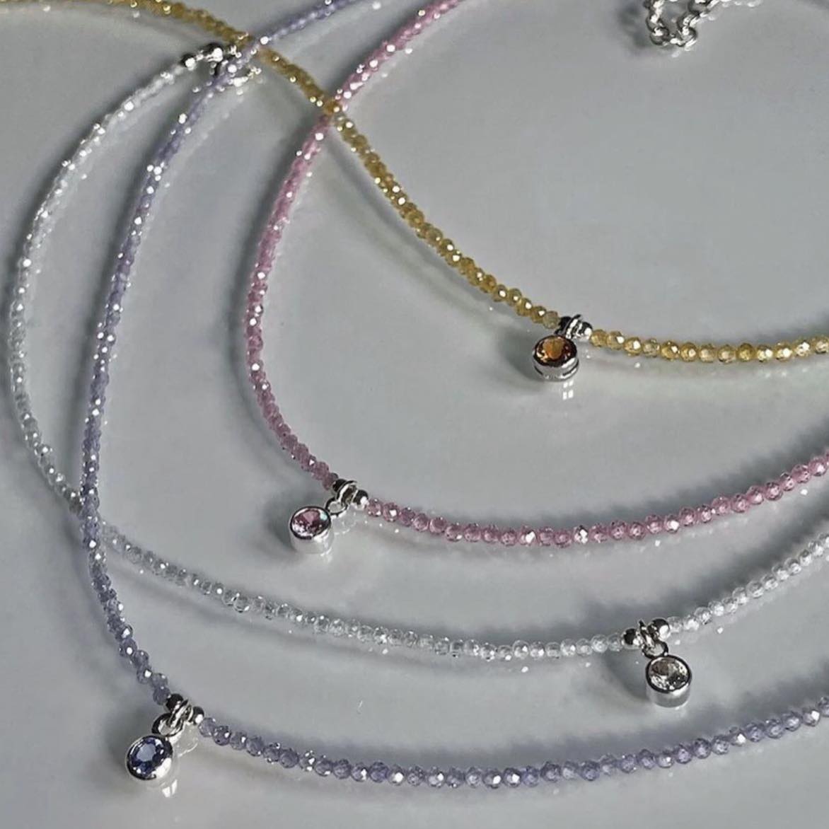 Чокър от естествен камък с цирконий подарък