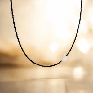 черен чокър с бяла седефена звезда подарък