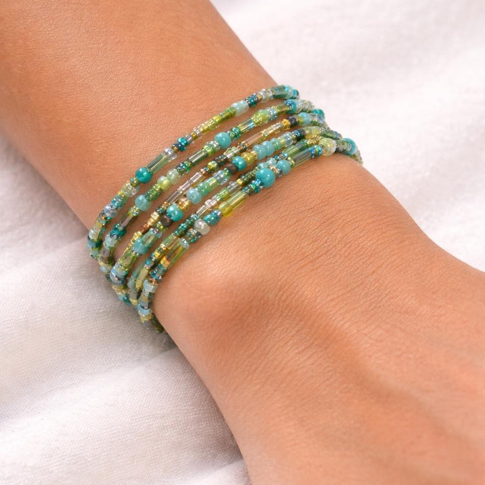 дълга зелена гривна подарък