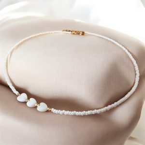 колие по врата със седефени сърца