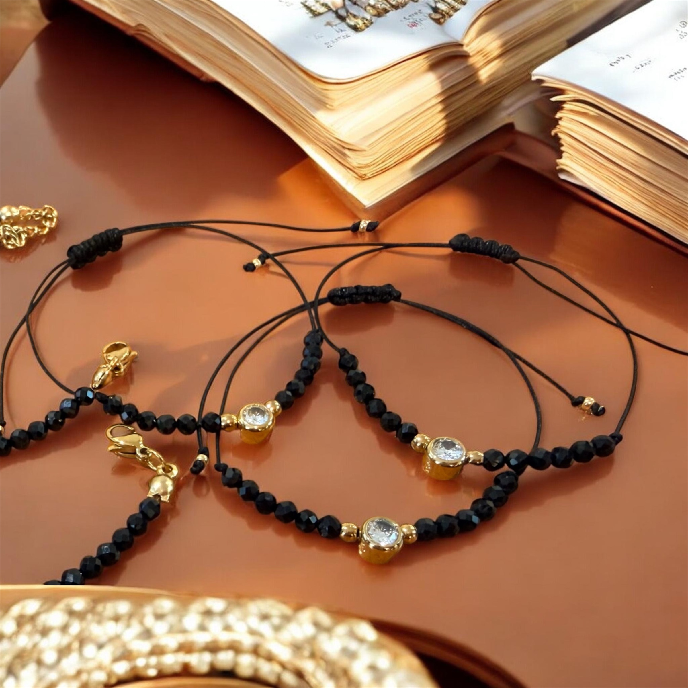 гривна с черен турмалин и цирконий